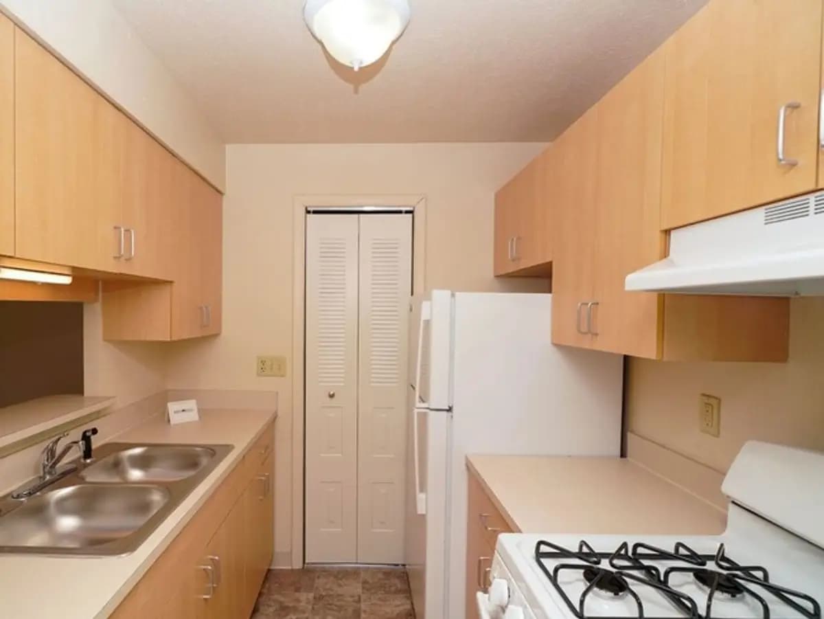 Wood Creek Apartments - Apartment - 10