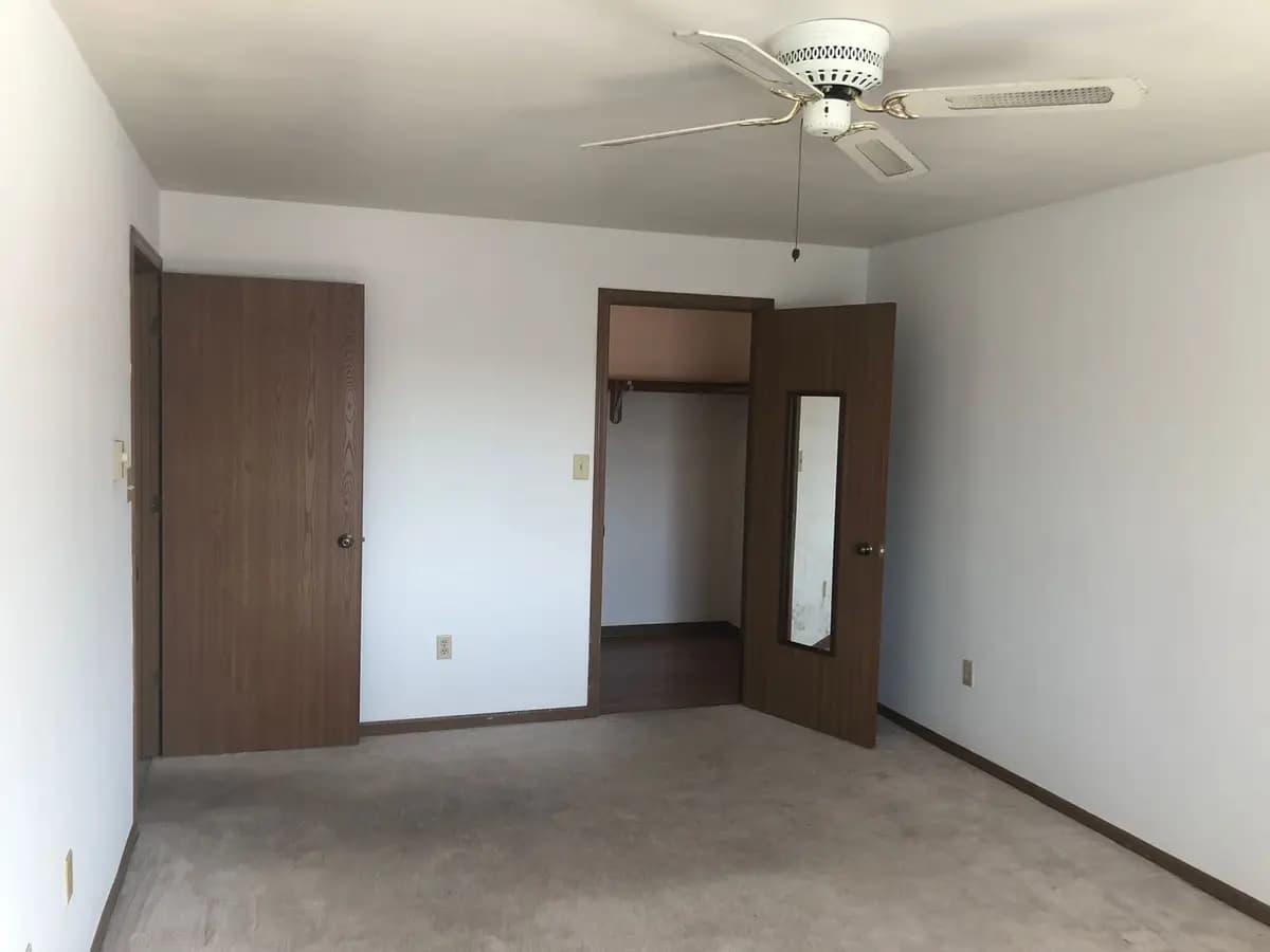Lakewood Apartments - Apartment - 26