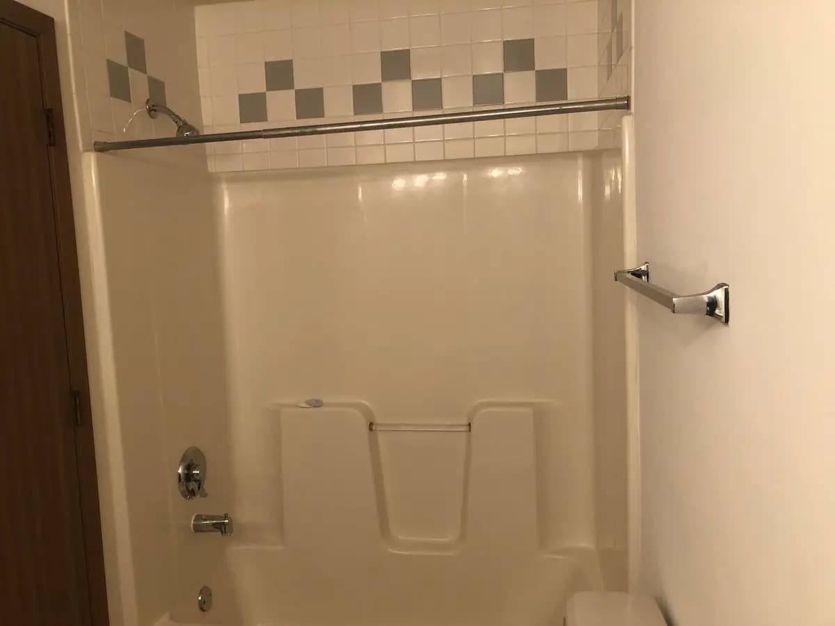Lakewood Apartments - Apartment - 22