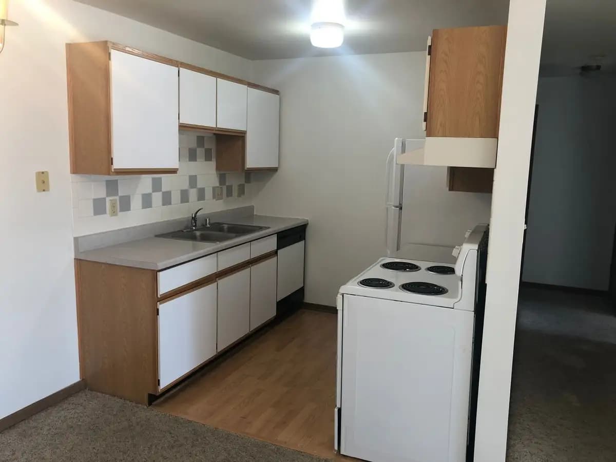Lakewood Apartments - Apartment - 21