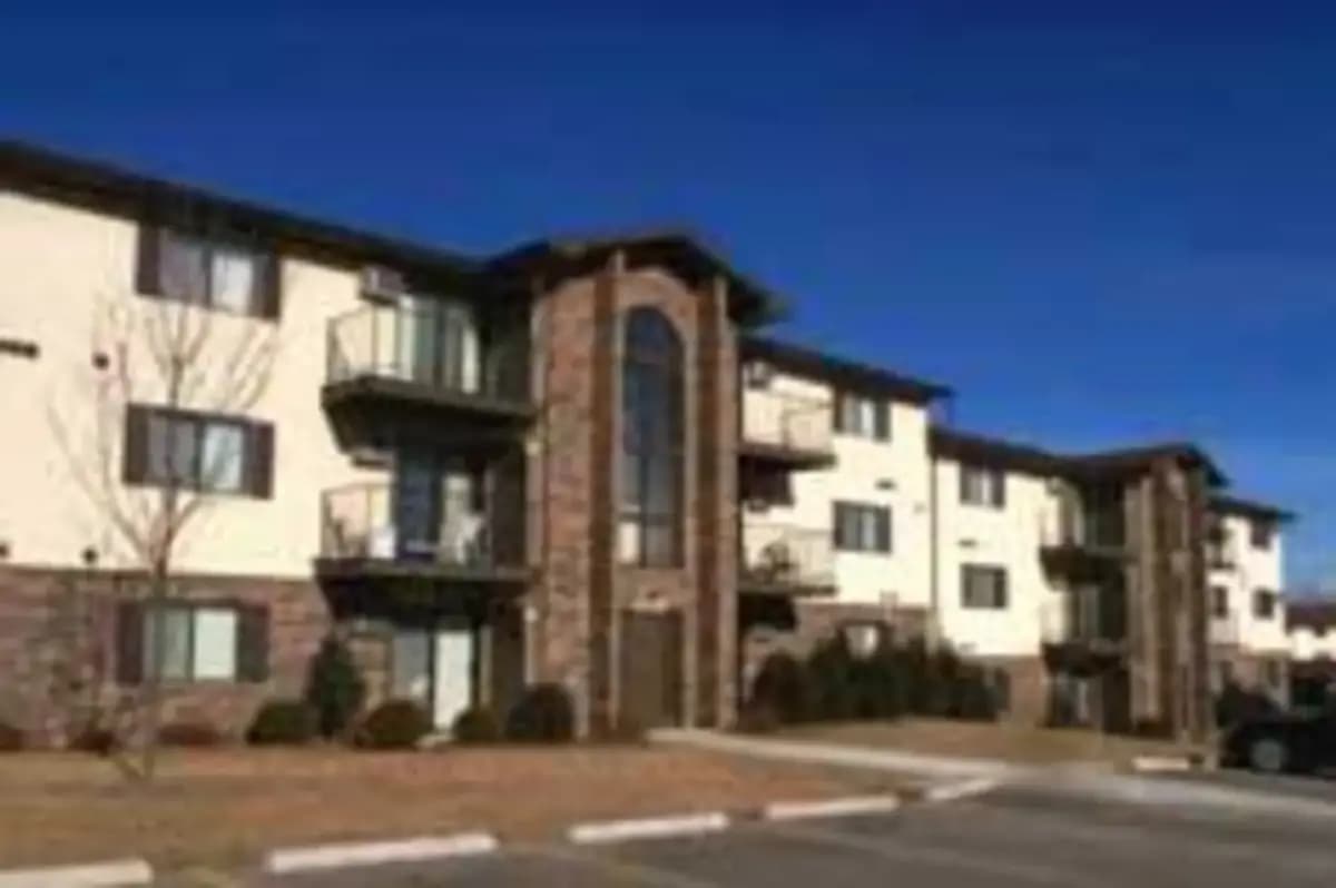 Shagbark Apartments - 2.PNG