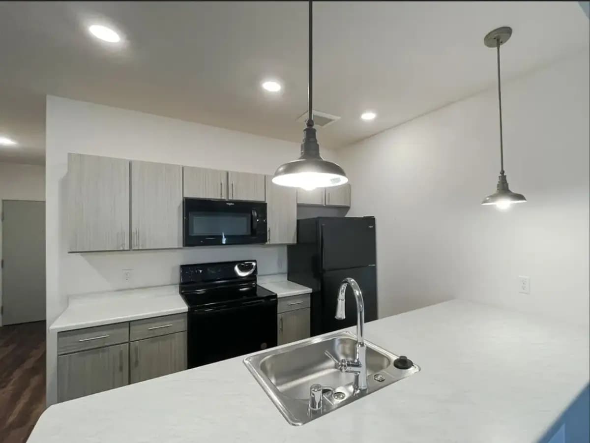Gateway Lofts - Apartment - 11