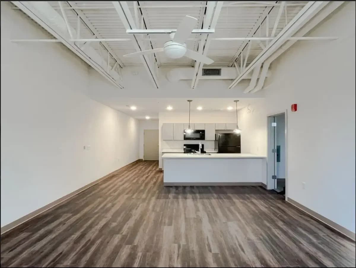 Gateway Lofts - Apartment - 8