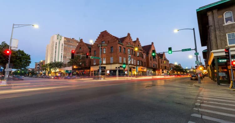 Kenosha apartments for rent - image - OakPark-Illinois.jpg