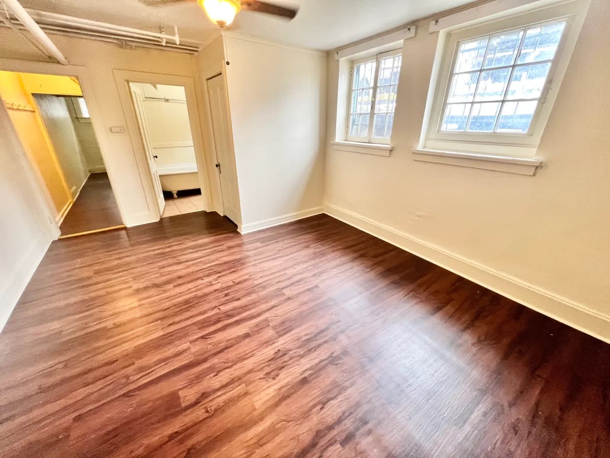 Cross Apartments - Apartment - 34