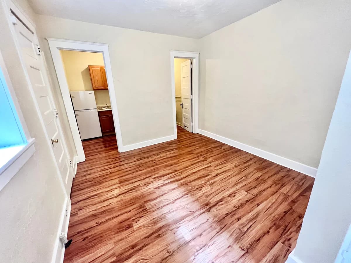Cross Apartments - Apartment - 16
