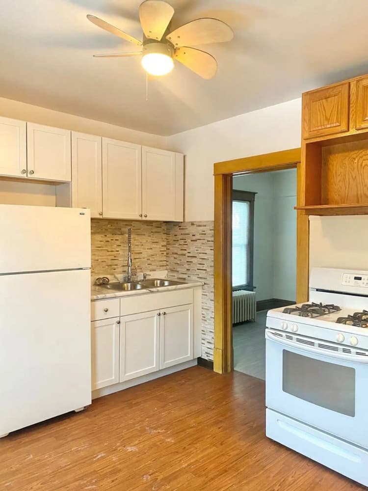 undefined apartments for rent - image - large (99).jpg
