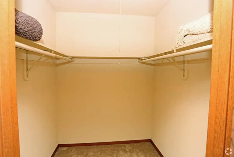 Kenosha apartments for rent - image - 2524-closet.jpg