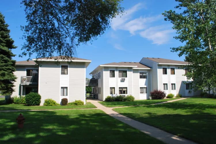 Kenosha apartments for rent - image - orchard courts.jpg