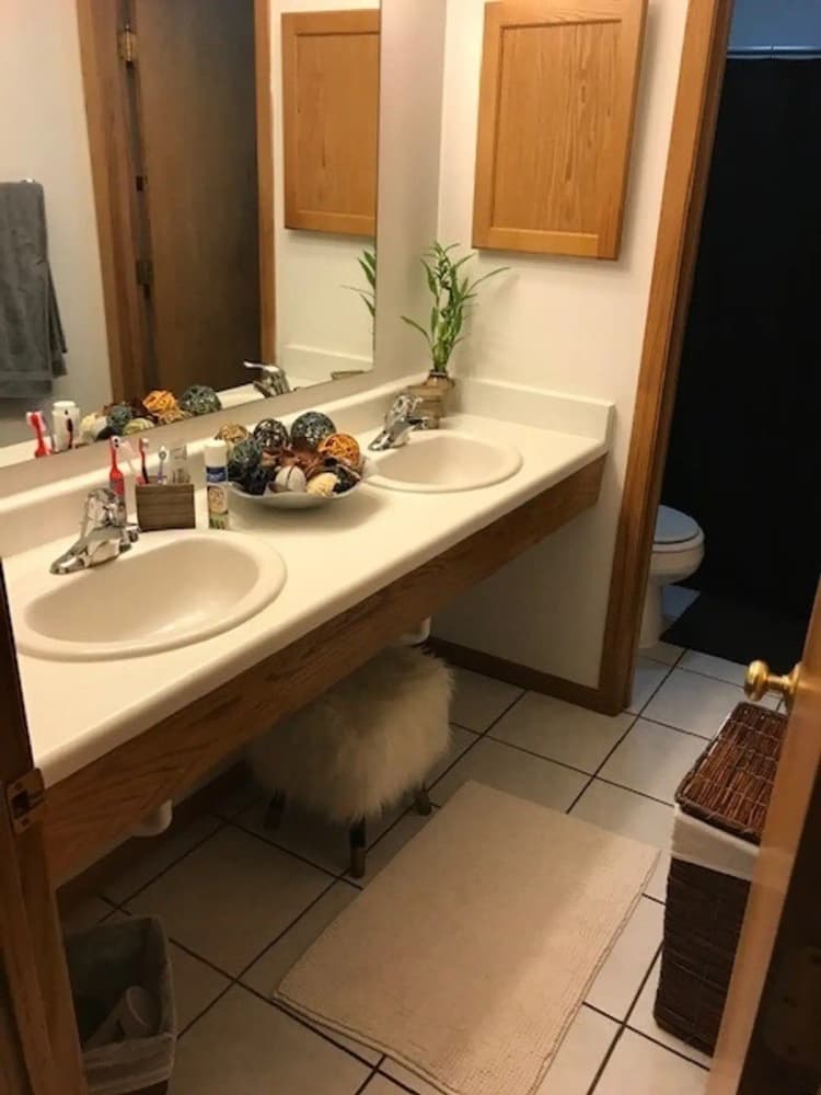 Kenosha apartments for rent - image - orchard-courts-kenosha-wi-building-photo (8).jpg