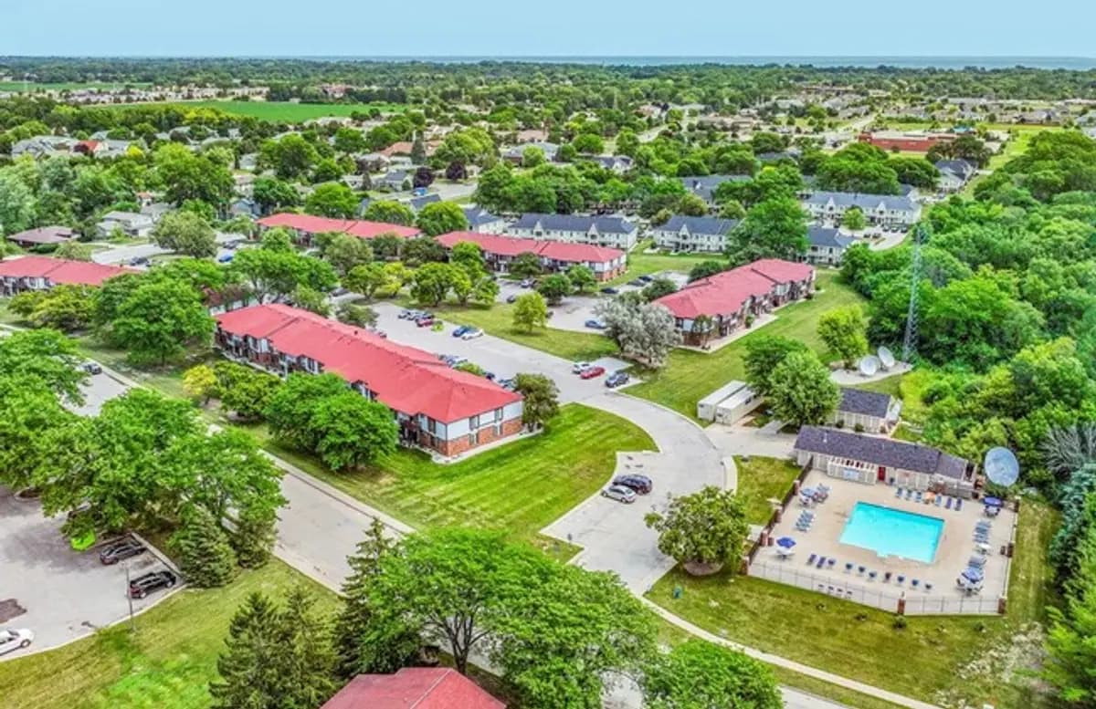 Kenosha apartments for rent - Property image - Wood Creek Apartments - 2