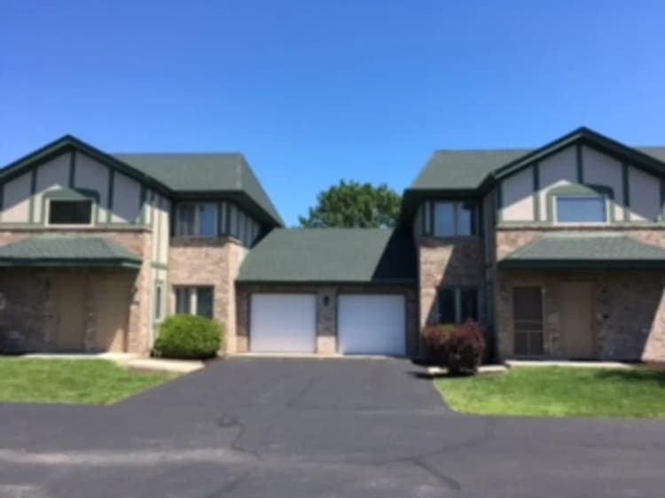 Kenosha apartments for rent - image - villa-rosa-apartments-kenosha-wi-building-photo.jpg