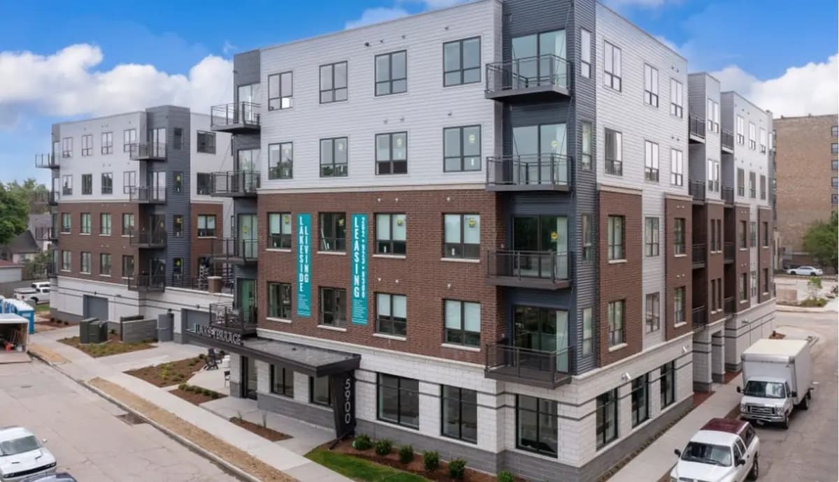 Kenosha apartments for rent - Property image - Lake Terrace Apartments - 1