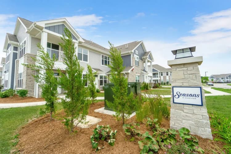 Kenosha apartments for rent - image - seasons-at-river-view-pleasant-prairie-wi-seasons-at-river-view-apartments-in-plea.jpg