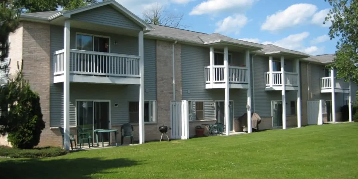 Kenosha apartments for rent - Property image - Bayside Apartments - 1