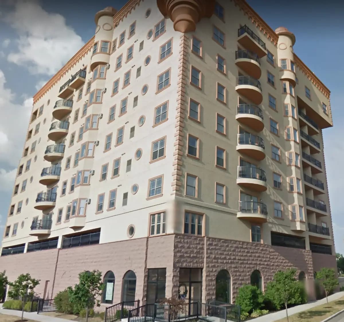 Kenosha apartments for rent - image - Virginia-Towers.png