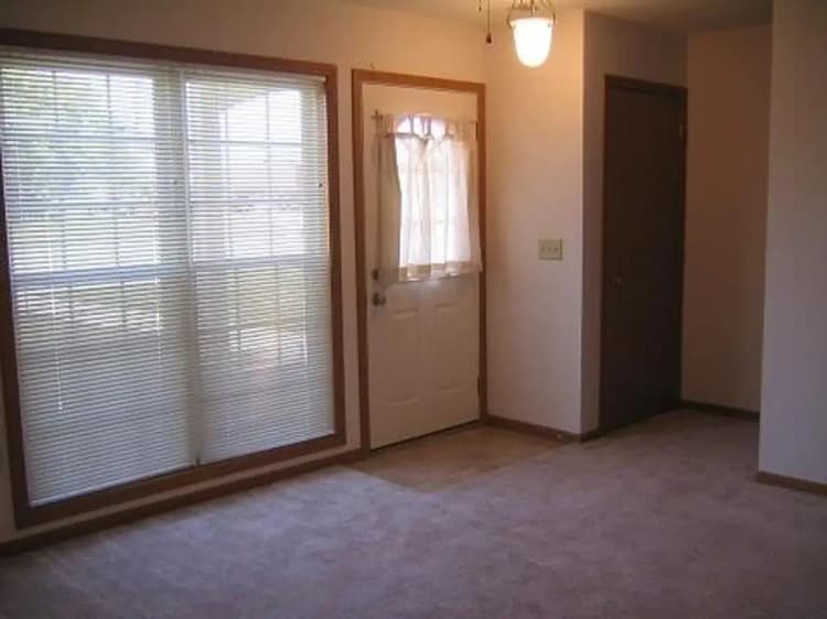 Kenosha apartments for rent - image - 265fc66f0e4d6800abf146c15ac6d85b-uncropped_scaled_within_1536_1152.webp