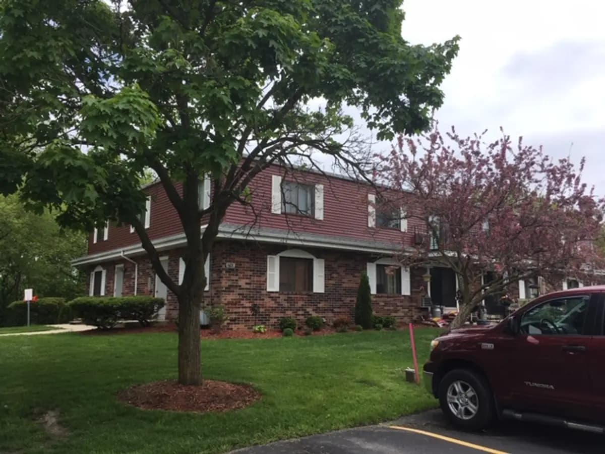 Kenosha apartments for rent - Property image - Villa Maria - 1