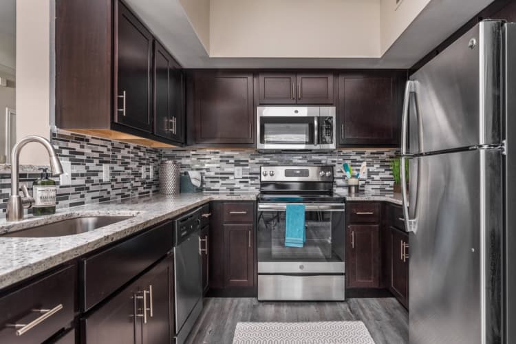 Kenosha apartments for rent - image - 04_Kitchen_Oxmoor_2018@3x.jpg