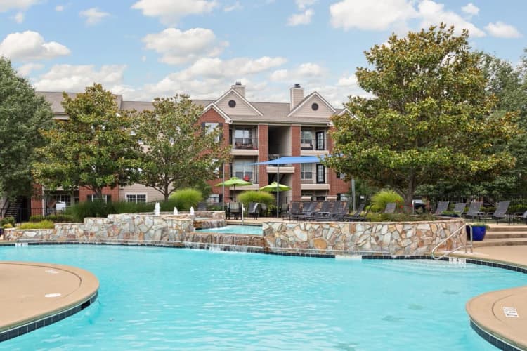 Kenosha apartments for rent - image - 11_Pool_Oxmoor_2018@3x.jpg