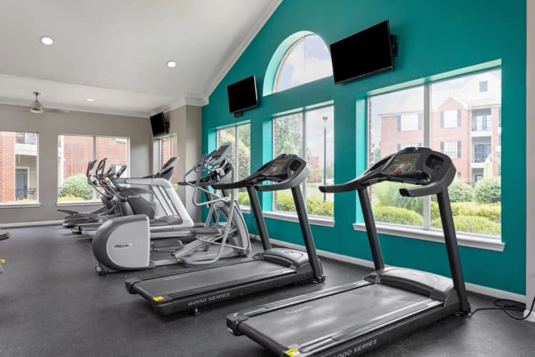 Kenosha apartments for rent - image - 20_FitnessCenter_Oxmoor_2018@3x.jpg