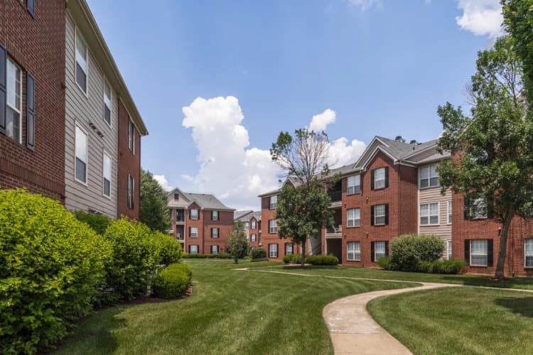 Kenosha apartments for rent - image - 29_Exterior_Oxmoor_2018@3x.jpg