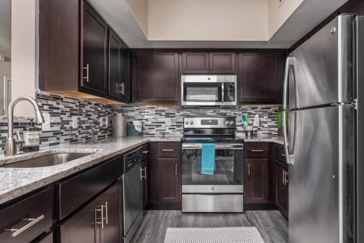 Kenosha apartments for rent - image - 04_Kitchen_Oxmoor_2018@3x.jpg