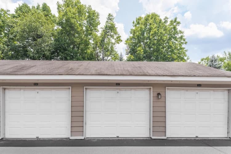 Kenosha apartments for rent - image - 22_Garage_Oxmoor_2018@3x.jpg