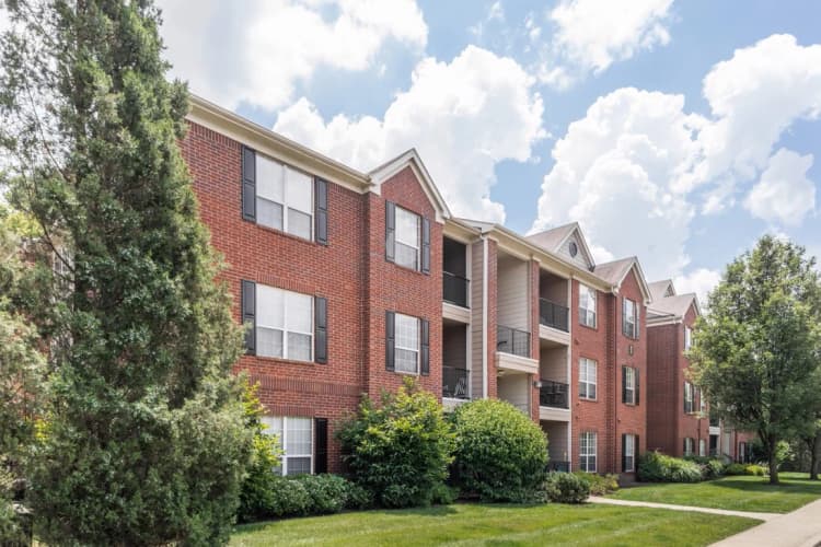 Kenosha apartments for rent - image - 28_Exterior_Oxmoor_2018@3x.jpg
