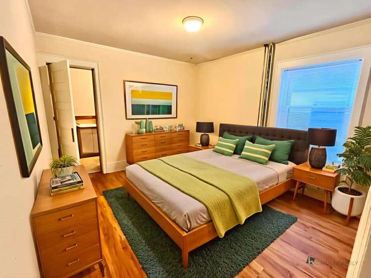 Kenosha apartments for rent - image - IMG_8750 - Bedroom - Mid-Century Modern - 4
