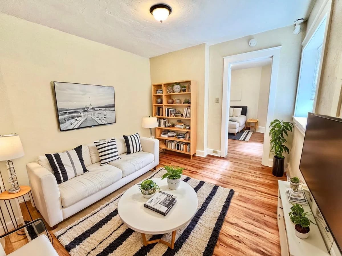 Kenosha apartments for rent - image - large - Living Room - Scandinavian - 7