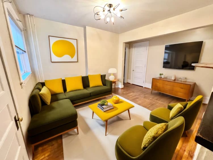 Kenosha apartments for rent - image - IMG_4782 - Living Room - Mid-Century Modern - 6