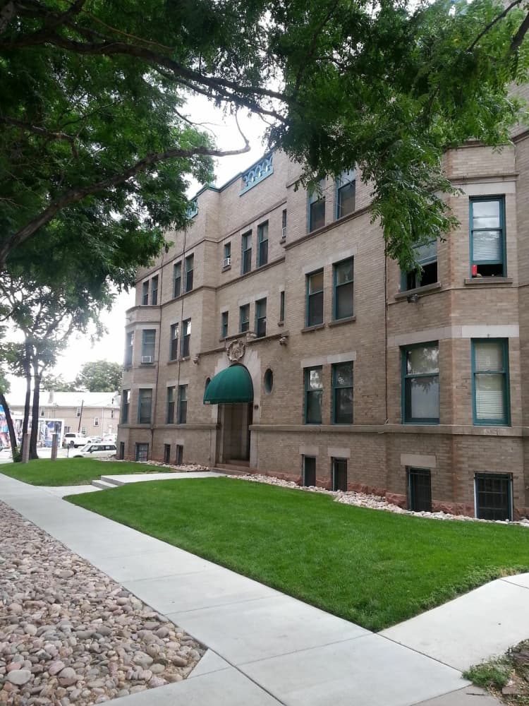Kenosha apartments for rent - image - Welcome to your new home in this charming brick building, surrounded by nature.